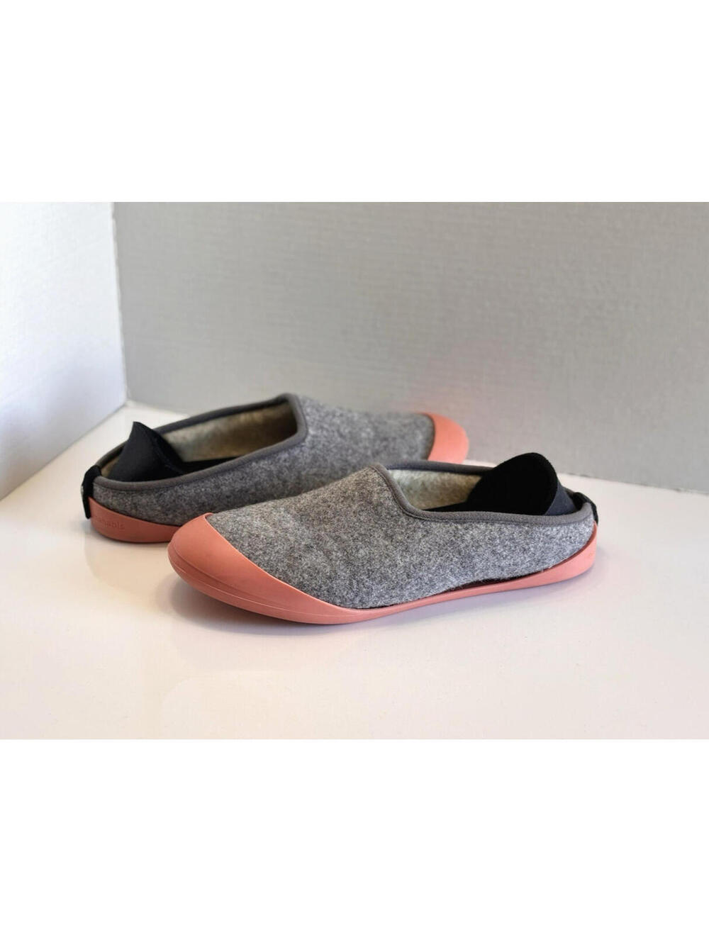 Mahabis Classic Womens 9.5 Gray Wool Slip On Removable Peach Sole Comfy Slippers